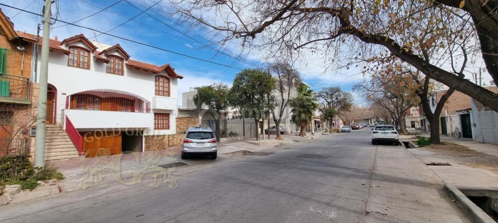 Oficina en Alquiler en Godoy Cruz, Mendoza