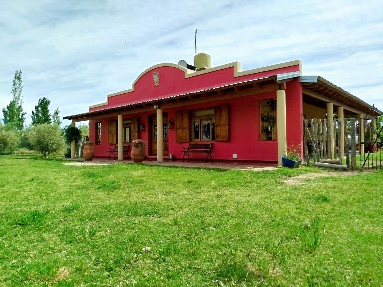 Fantástica Finca La Alejandrina, con 4 viviendas y un parque bellísimo.