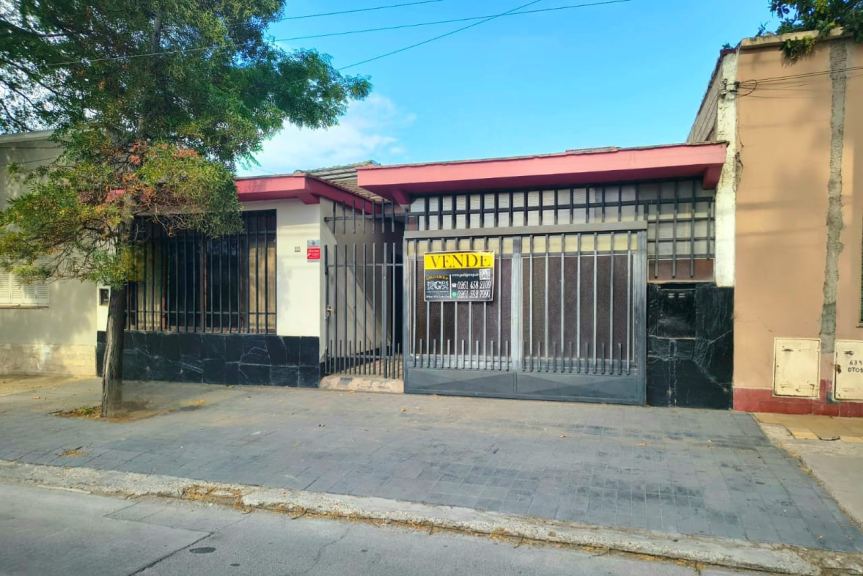 Dinámica casa/chalet con fluidos ambientes ( apta crédito ) y en un atractivo punto de Gy