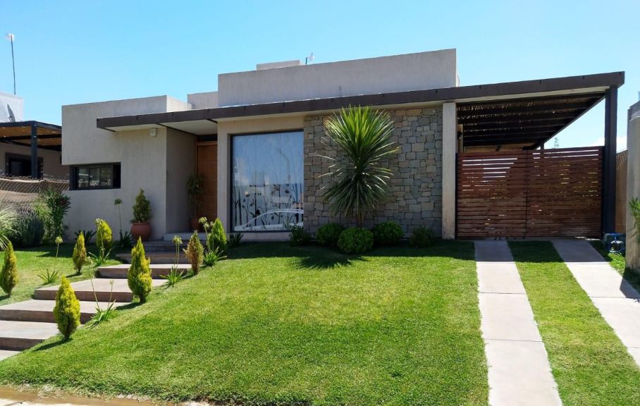Oportunidad de una estupenda casa en ALQUILER en el B° Lomas de Russel