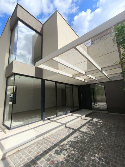 Notable depto en el sector Pedraza del jerárquico B° Dalvian, Mza
