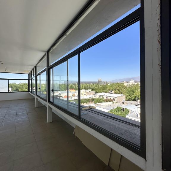 Oficina en Venta en Capital, Mendoza